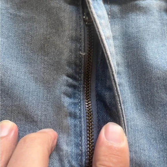 NWT Levi's Women's 726 High Rise Standard Fit Flare Leg Full Jeans (F2) - Picture 4 of 10